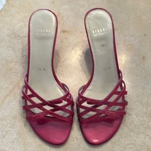 Stuart Weitzman sandals in Fuchsia Patent Leather. Size 7 1/2 M. Barbie ❤️